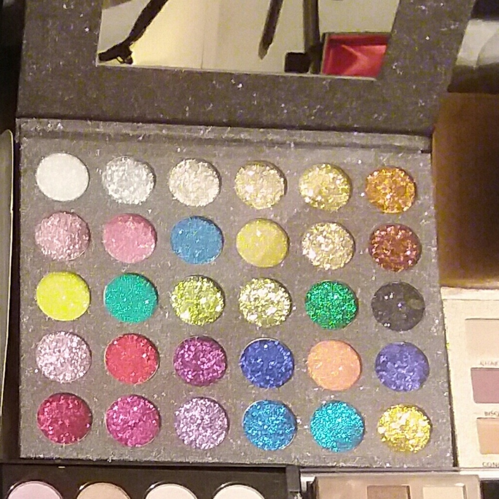 Glitter pallet